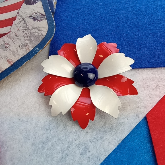 Vintage Painted Enamel Flower Brooch Pin, Red White & Blue - Picture 3 of 5